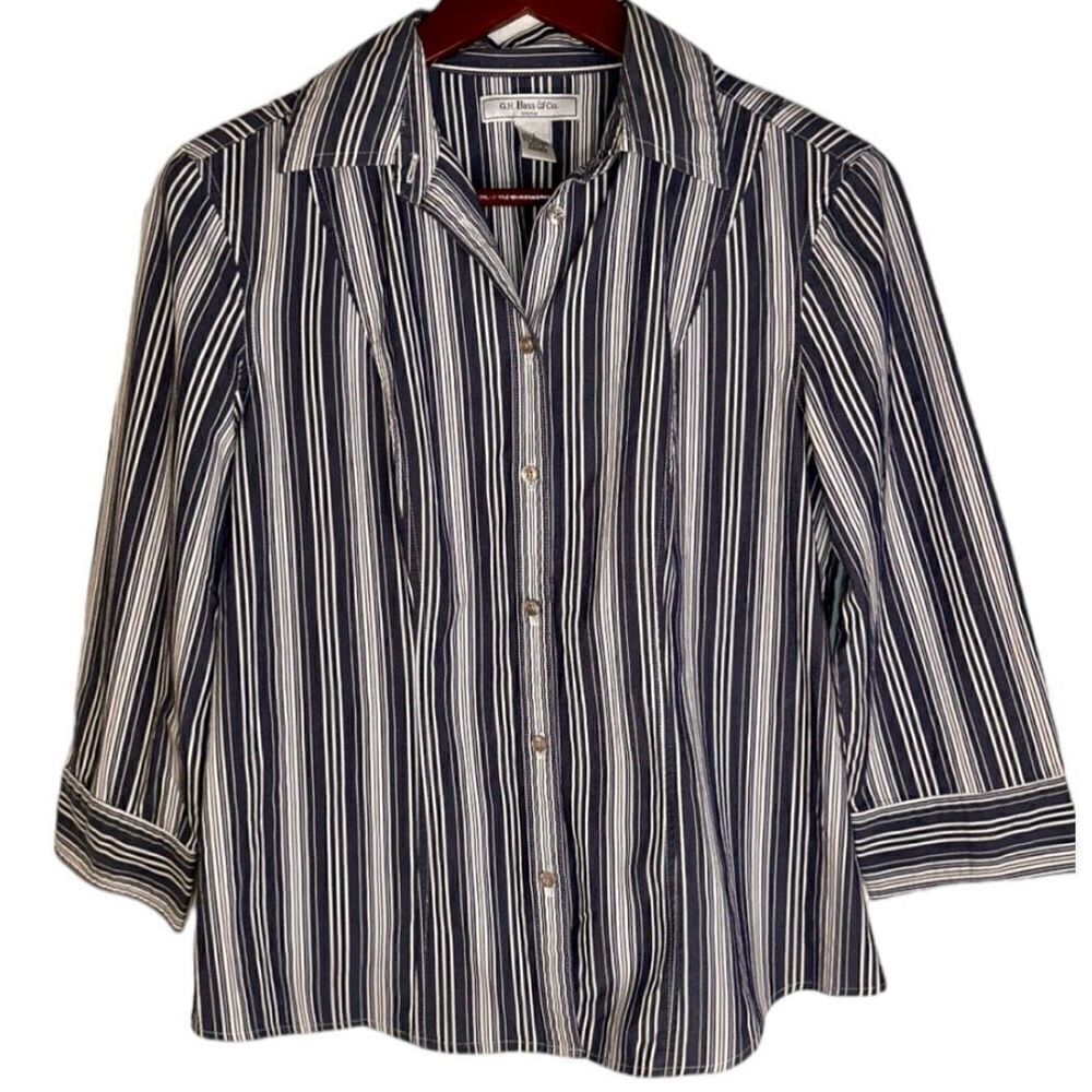G.H. Bass & Co. Women’s M Navy & White Modern Striped Casual Button Front Top